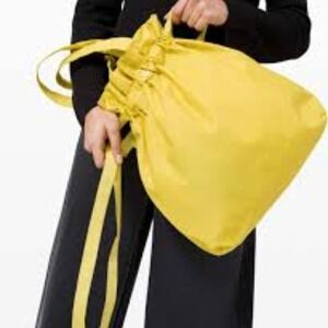 Lululemon Easy‎ as Sunday Tote Gym Bag
